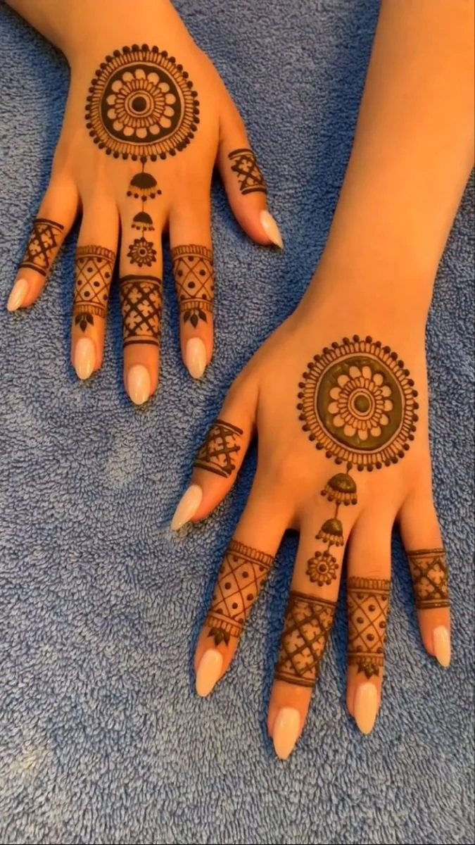 Simple Front Hand Mehendi Design