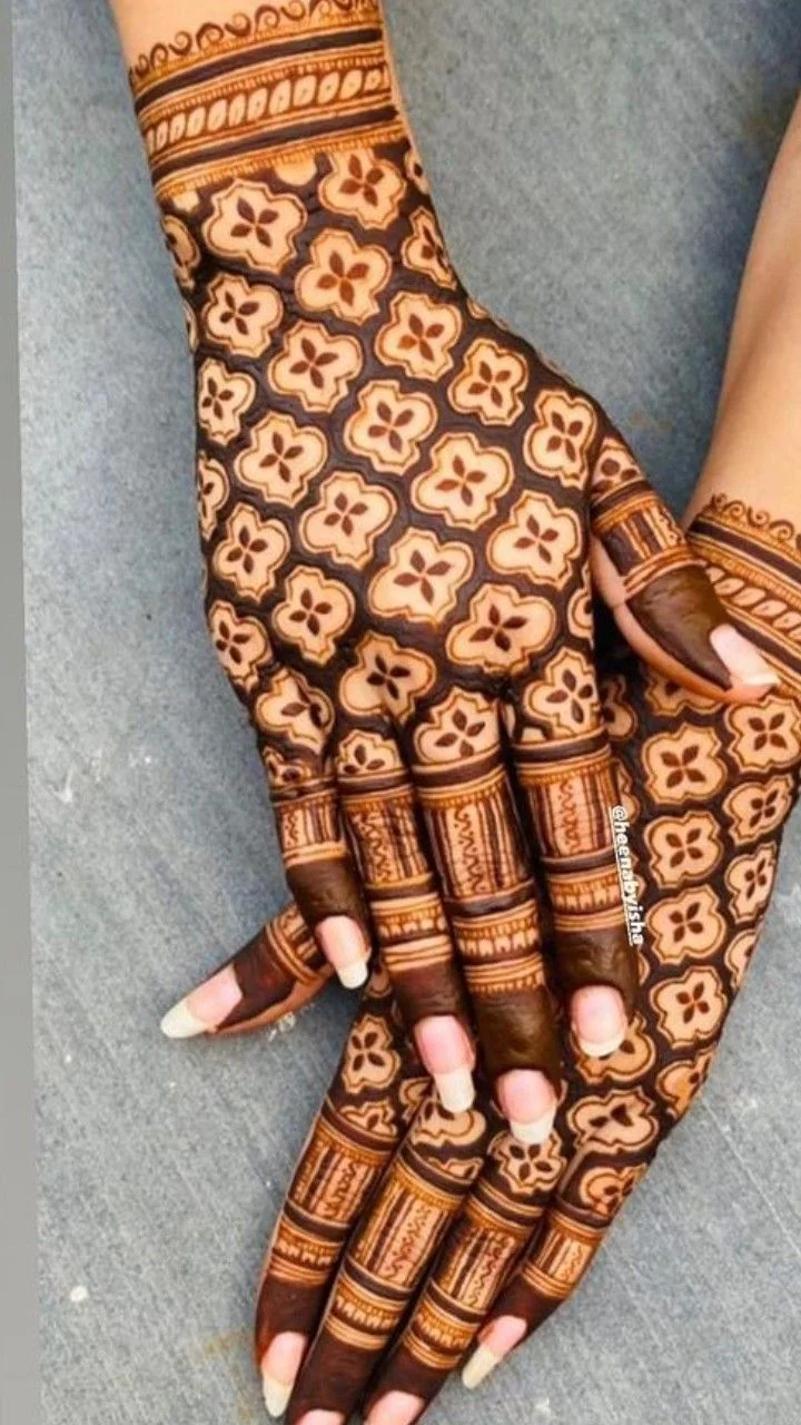 Side Palm Mehendi