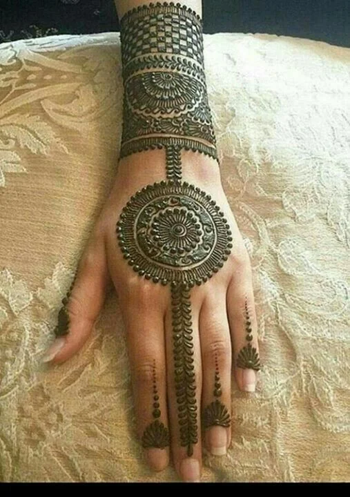 Leaf Trail Mehendi